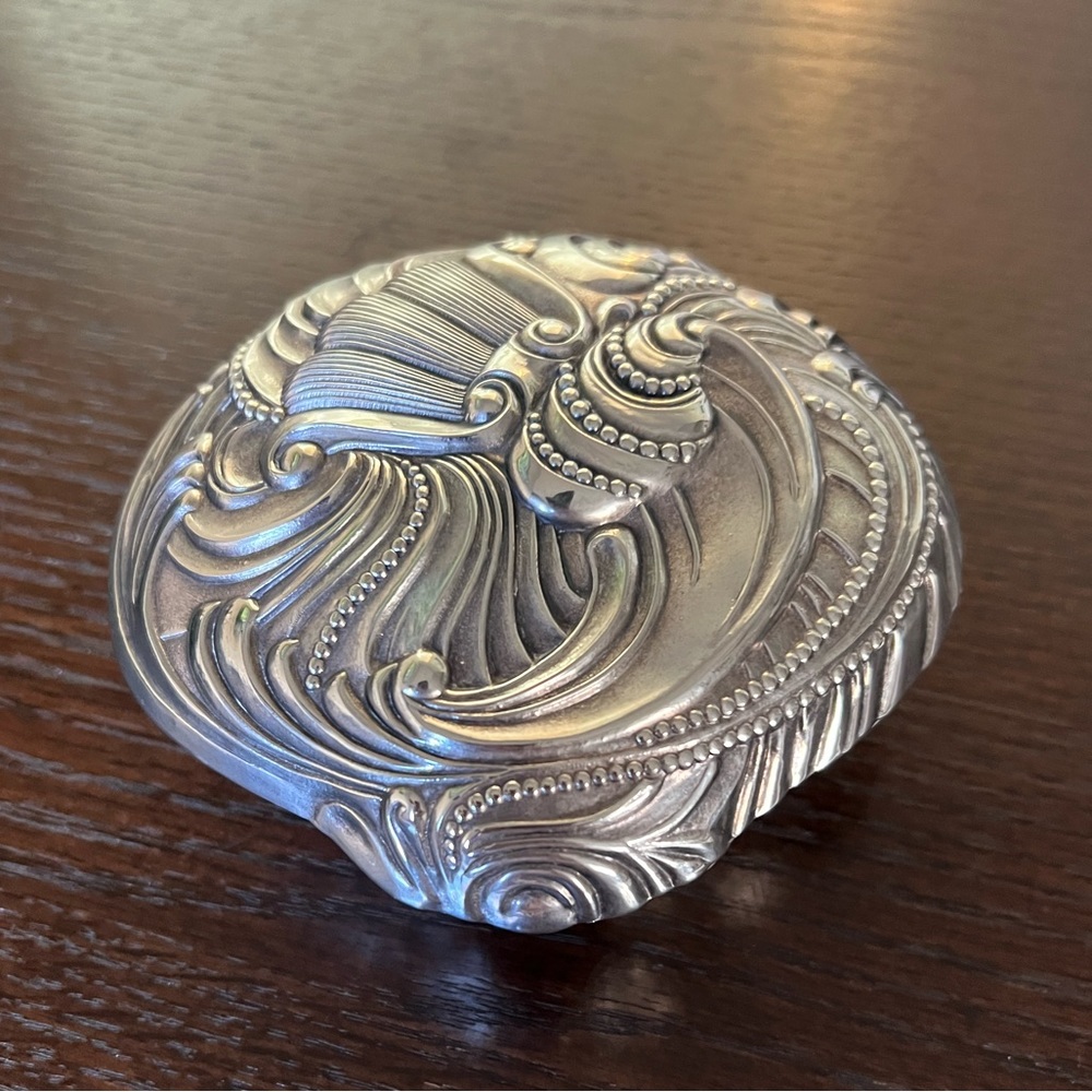 Silver plated Decorative Ornate Jewelry Trinket Holder Red Velvet Interior